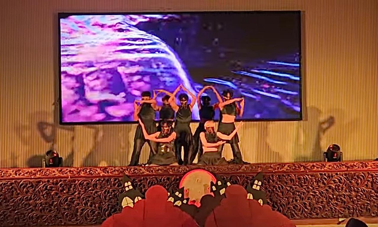 PERFORMANCE REVELION